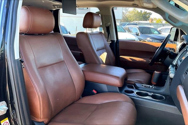 Used 2020 Toyota Sequoia Platinum image 30