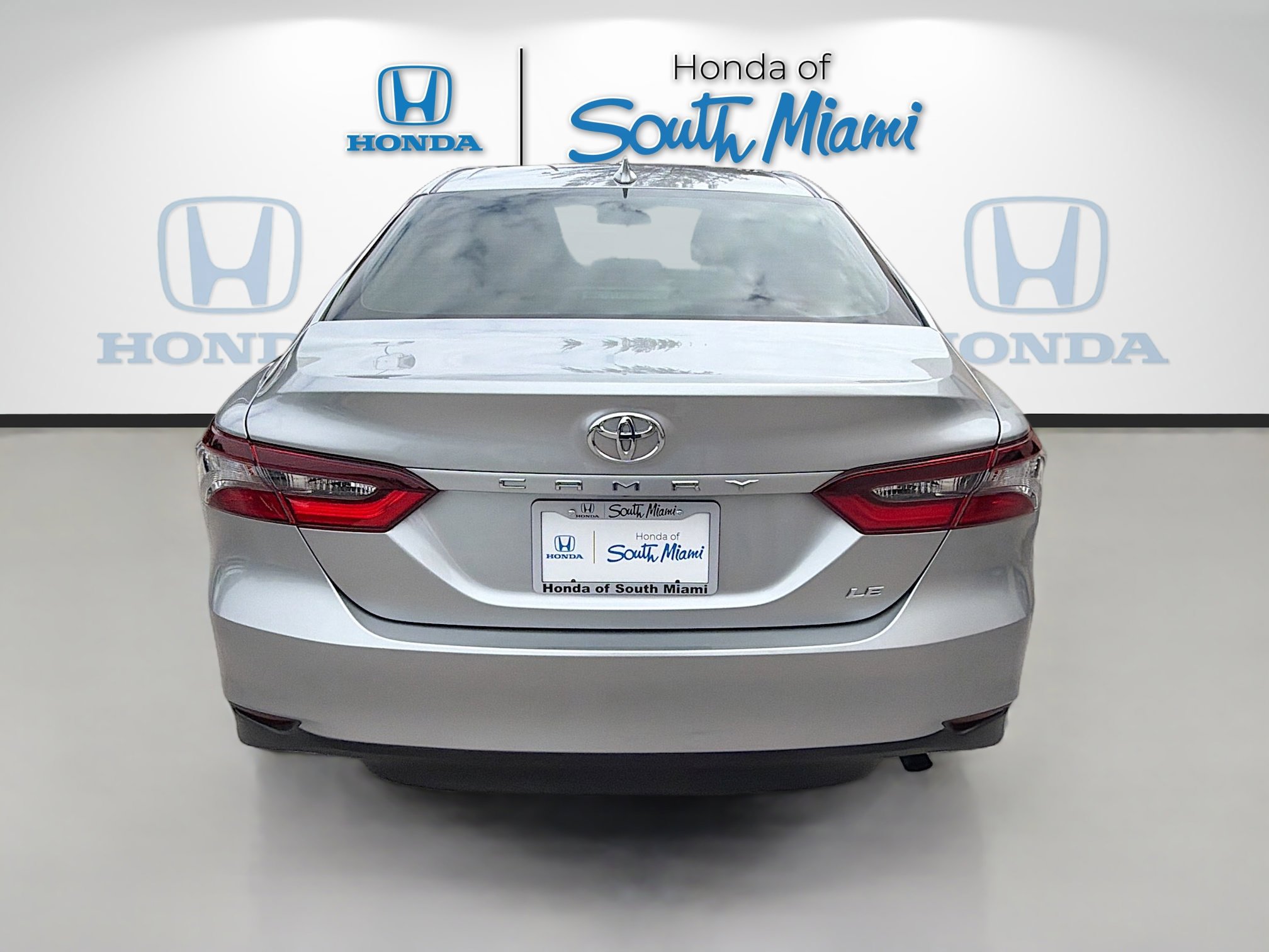 Used 2024 Toyota Camry LE FWD image 6