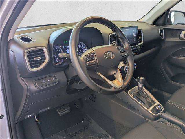 Used 2022 Hyundai Venue SEL FWD image 10