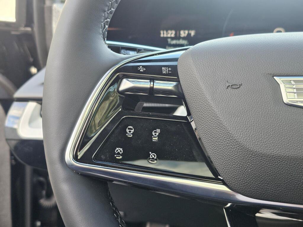 New 2026 Cadillac Optiq Luxury 1 RWD image 29
