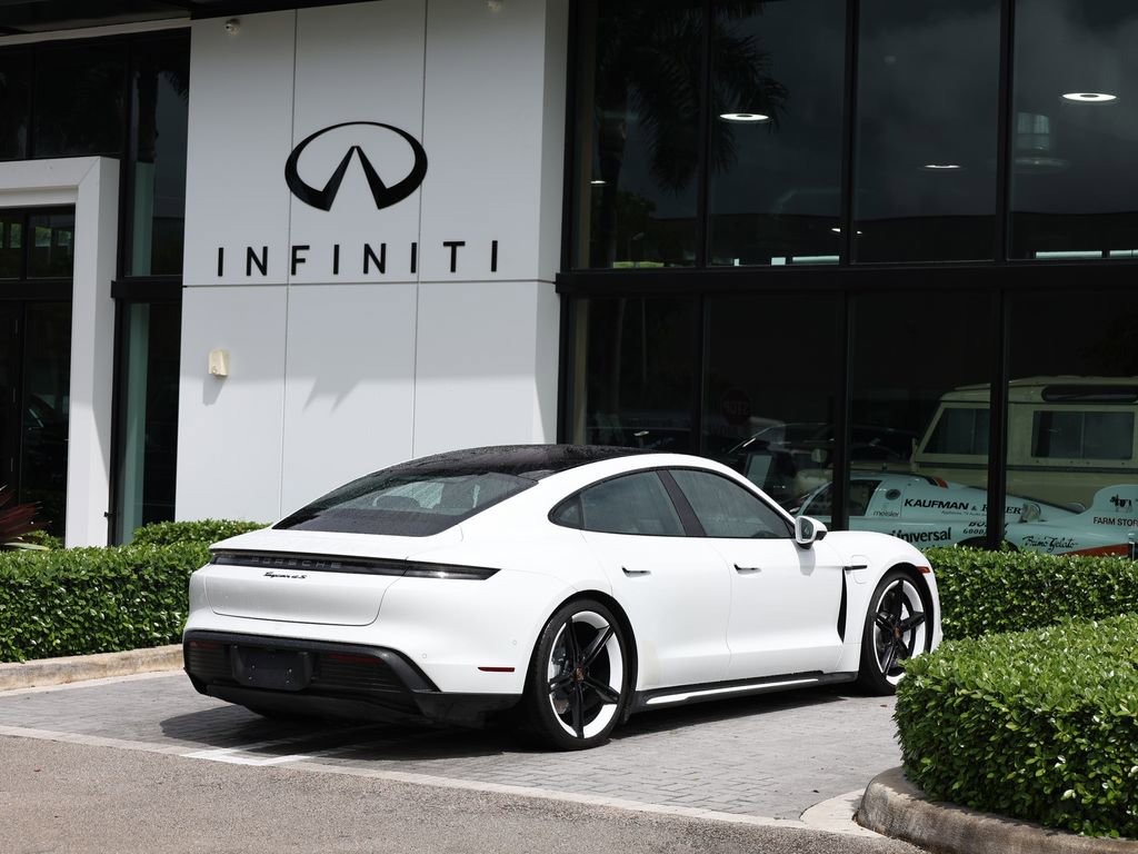 Used 2020 Porsche Taycan 4S w/ Premium Package image 4