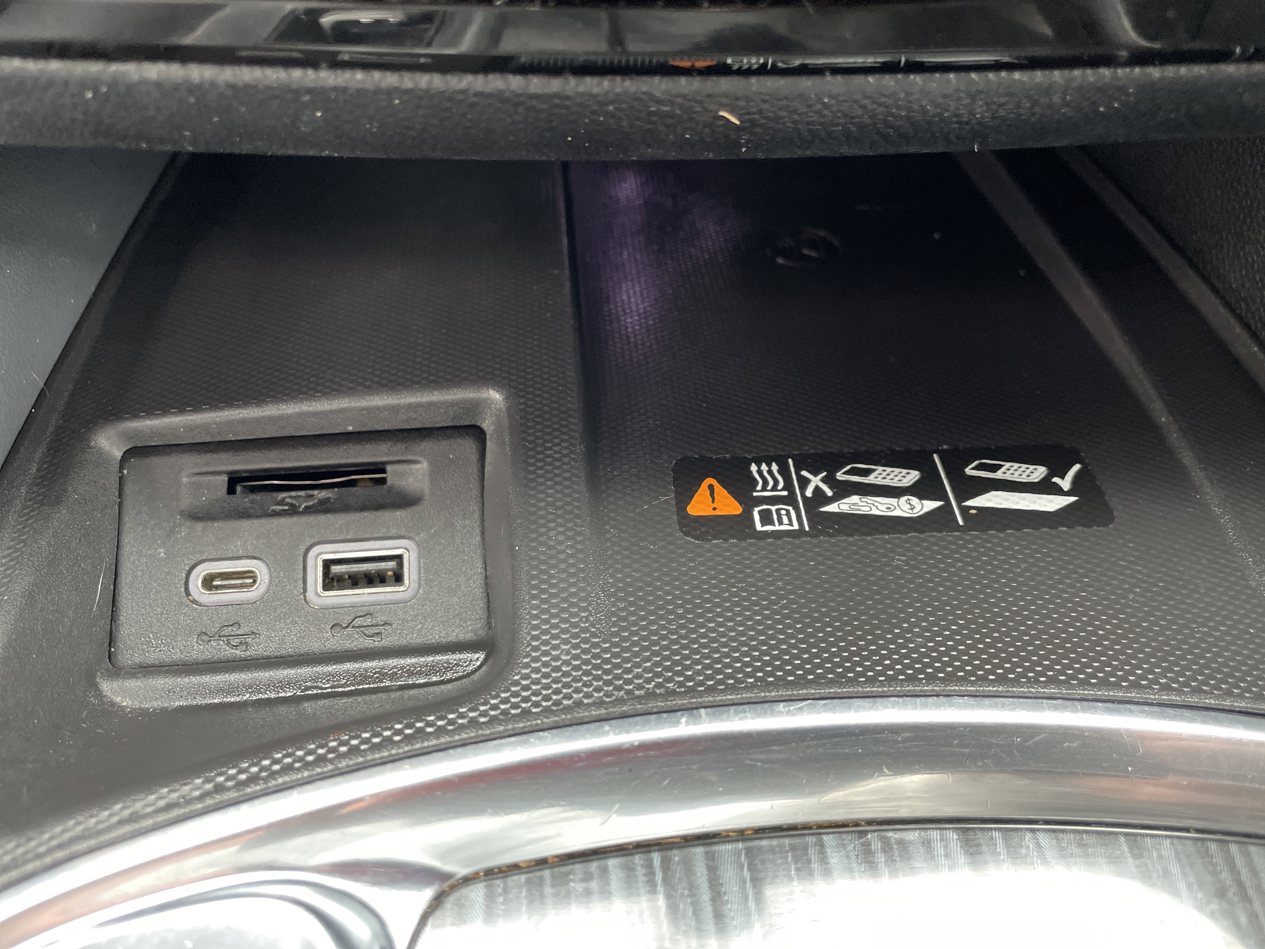 Used 2023 Buick Enclave Essence w/ Experience Buick Package image 36