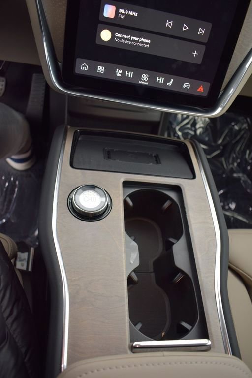 New 2025 Volvo EX90 Ultra image 30