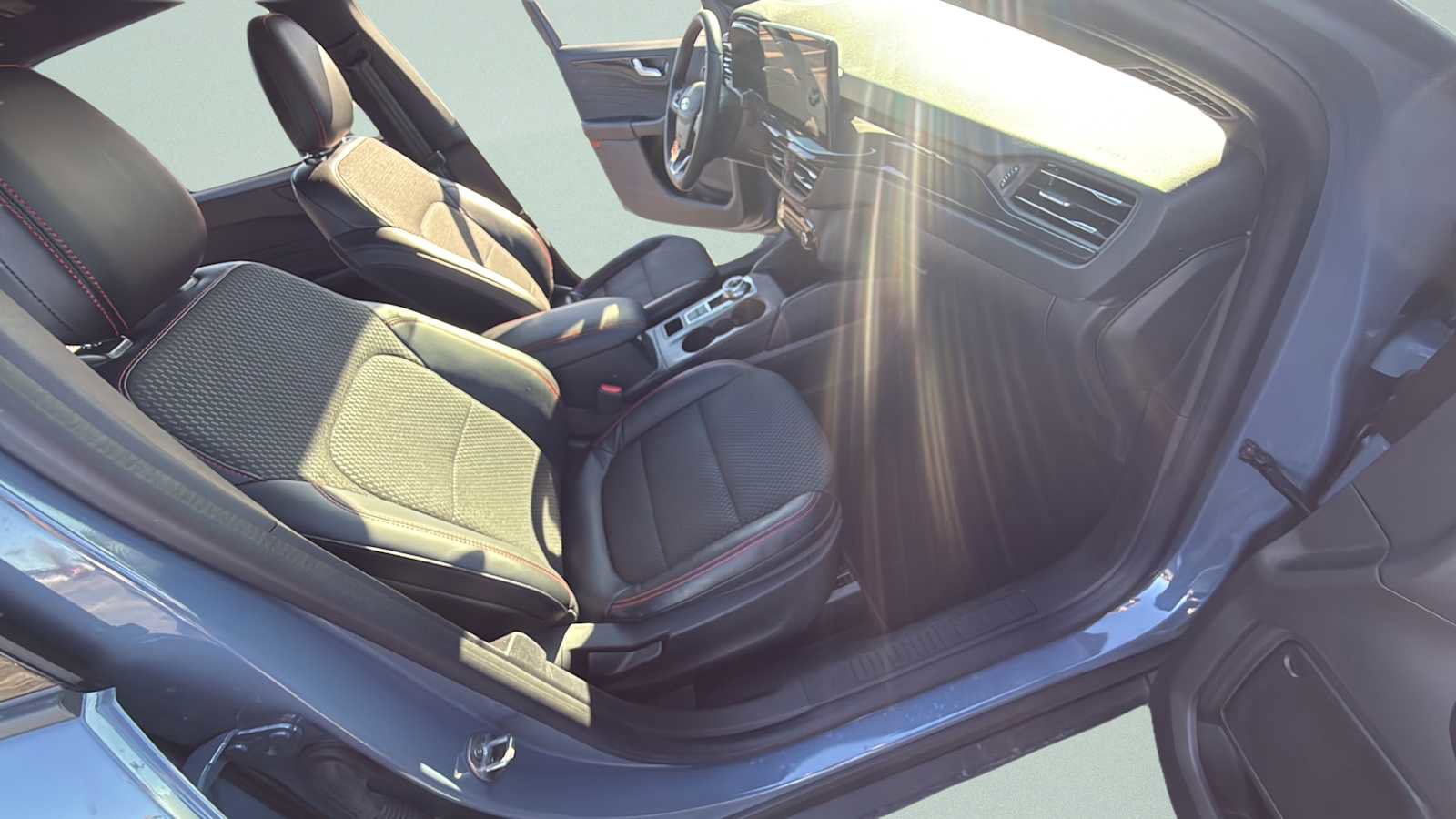 Used 2023 Ford Escape ST-Line w/ Tech Pack #1 image 30