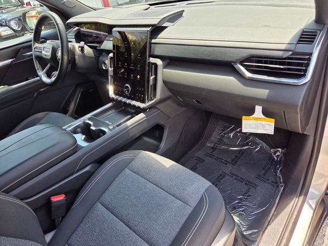 Used 2025 GMC Acadia Elevation FWD image 18