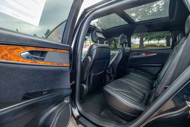 Used 2017 Lincoln MKX Reserve image 16