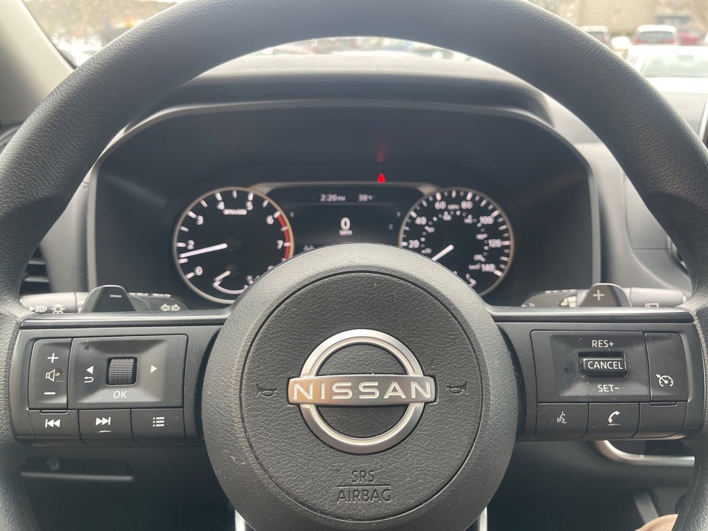 Used 2024 Nissan Rogue S image 10