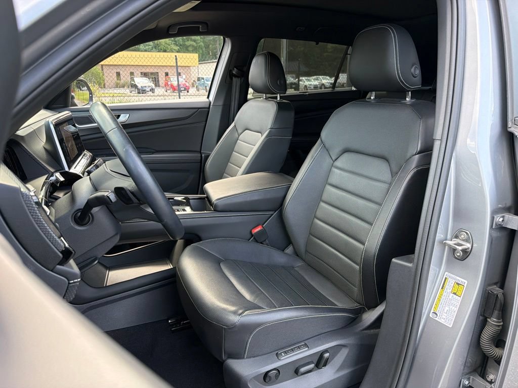 Used 2024 Volkswagen Atlas Cross Sport SEL R-Line AWD/4WD image 17