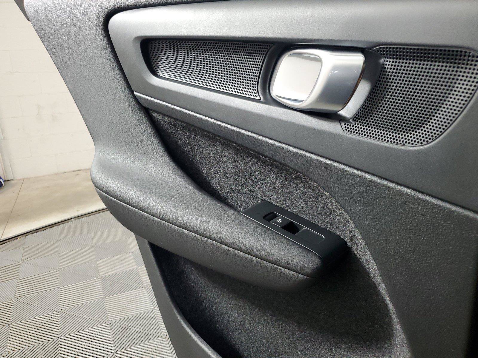 New 2026 Volvo XC40 B4 Core w/ Protection Package Premier FWD image 18