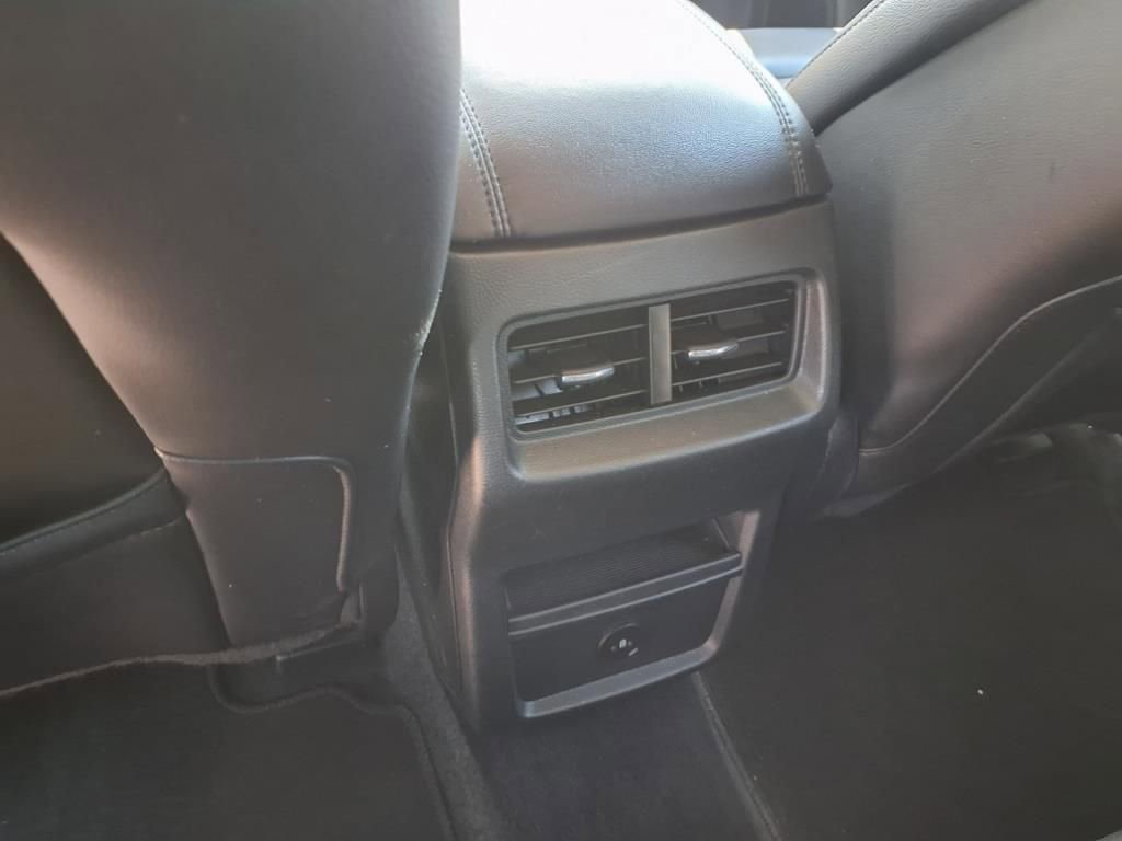 Used 2024 Ford Edge SEL image 9