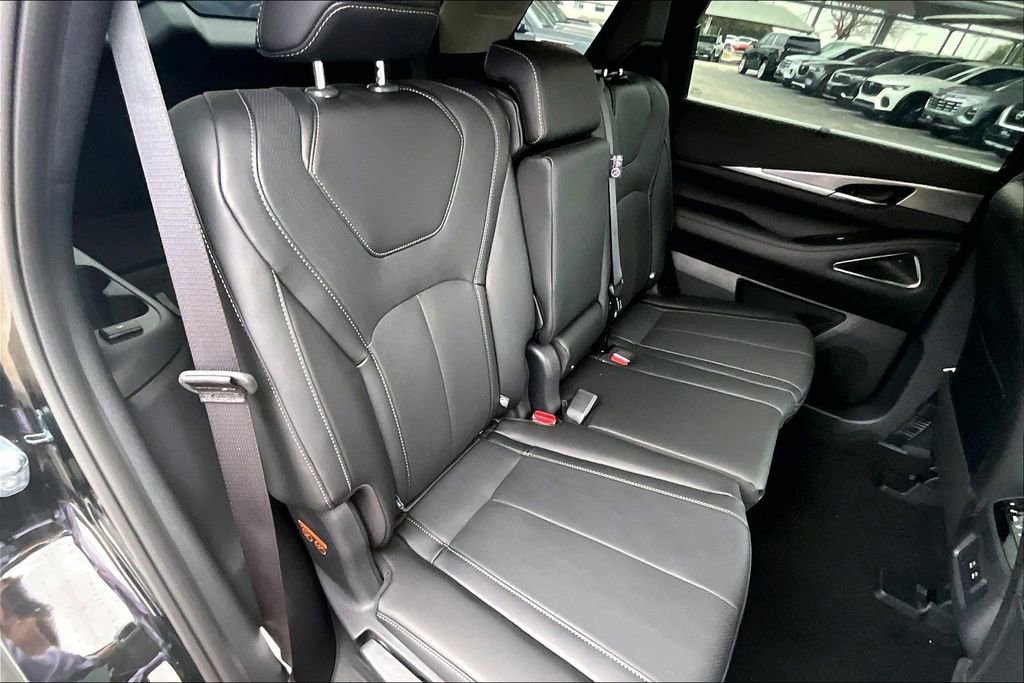 New 2026 INFINITI QX60 Luxe image 18