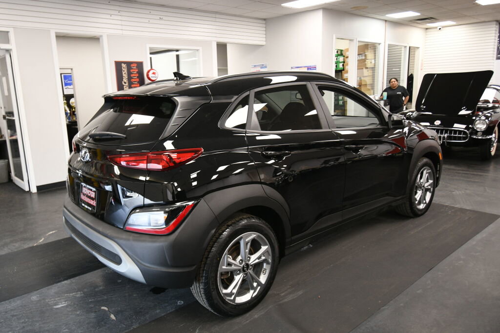 Used 2023 Hyundai Kona SEL w/ Cargo Package image 8