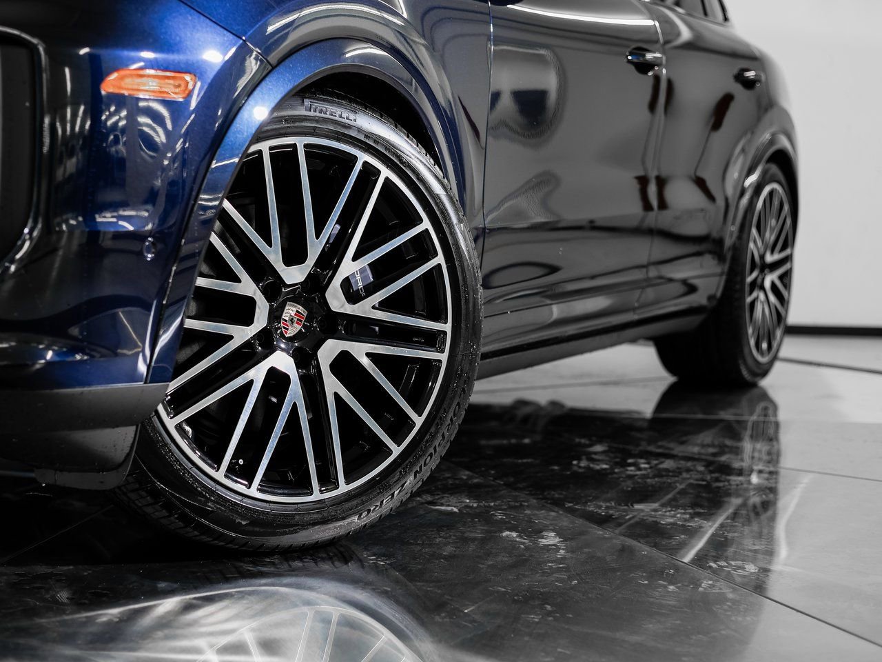 New 2026 Porsche Cayenne Coupe AWD/4WD image 12