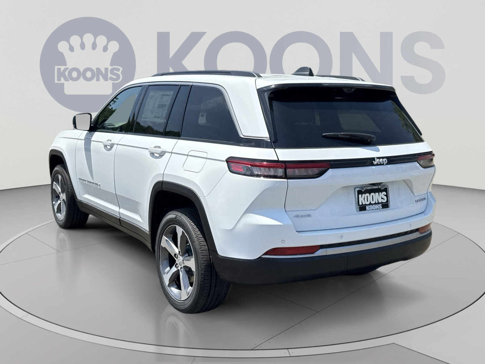 New 2026 Jeep Grand Cherokee Limited w/ Luxury Tech Group II AWD/4WD image 4