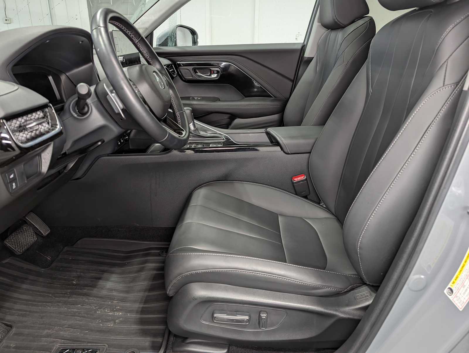 Certified 2025 Acura ADX AWD image 4