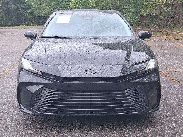 Used 2025 Toyota Camry LE FWD image 8