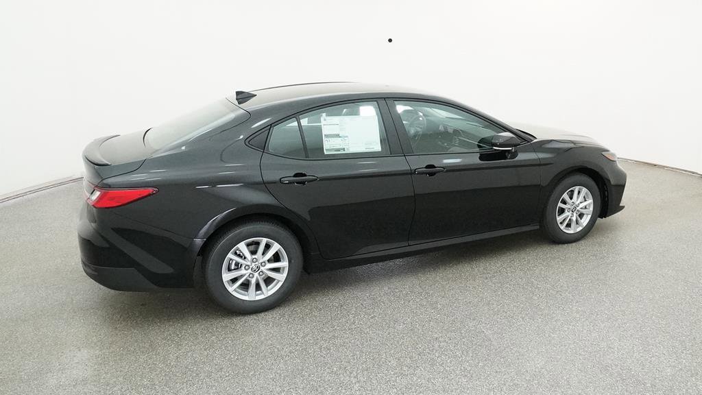 Used 2025 Toyota Camry LE image 24