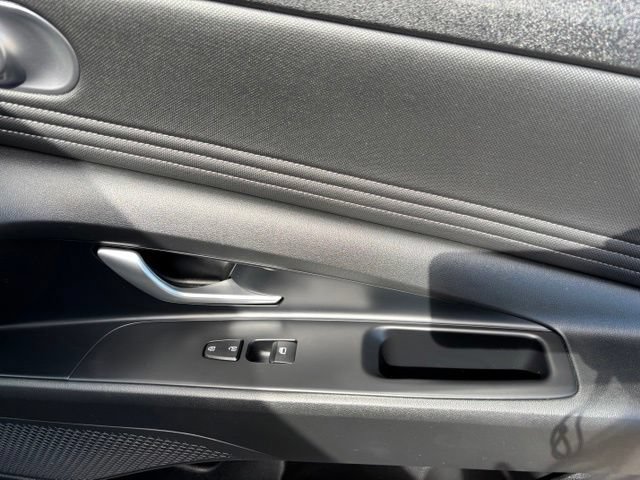 Used 2023 Hyundai Elantra SEL w/ Convenience Package FWD image 23