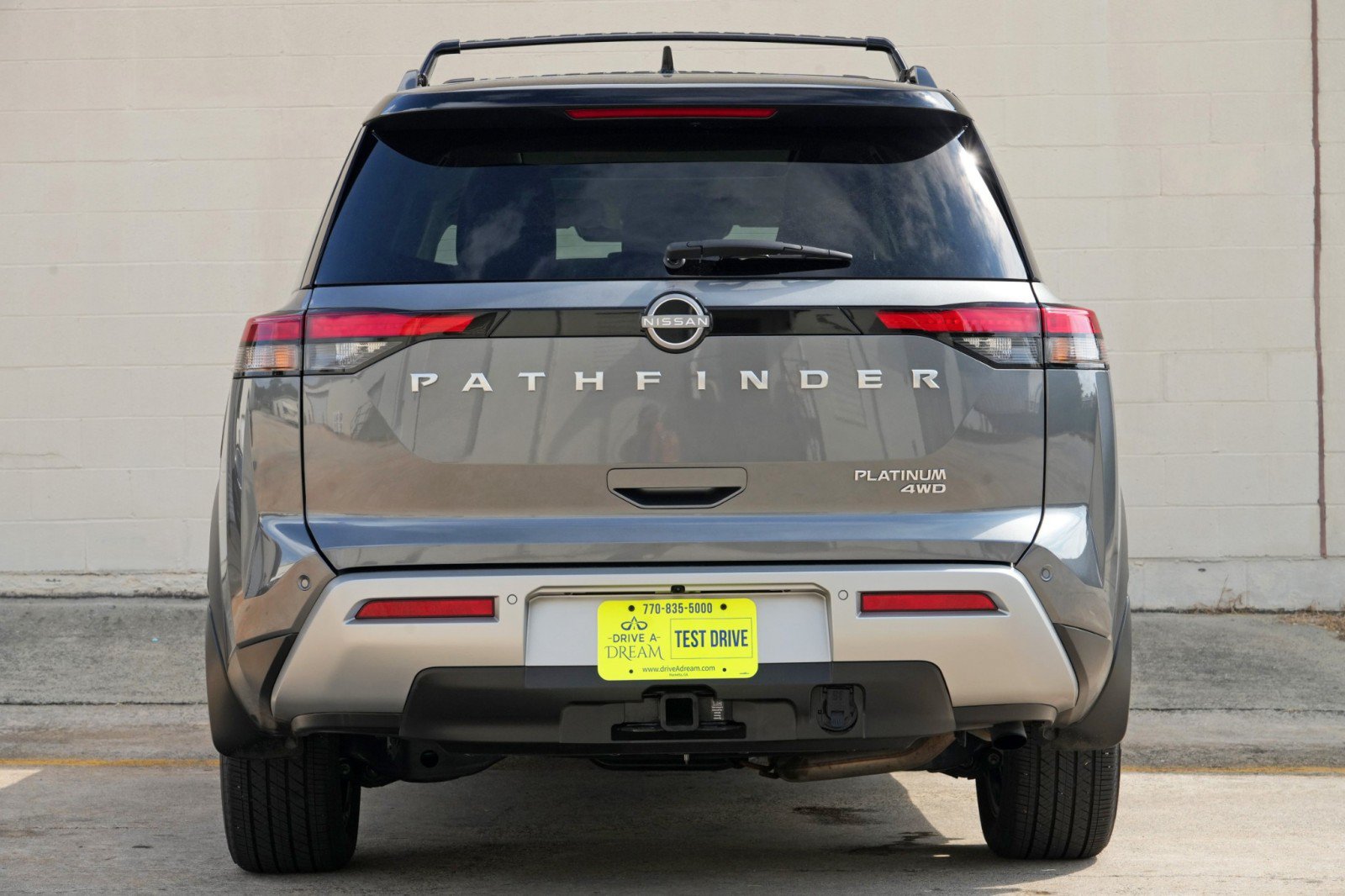 Used 2025 Nissan Pathfinder Platinum AWD/4WD image 11