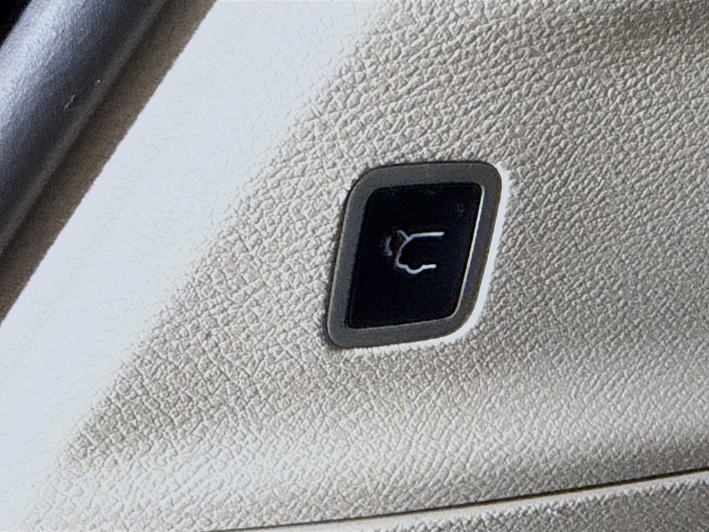 Used 2022 Chrysler Pacifica Limited FWD image 33