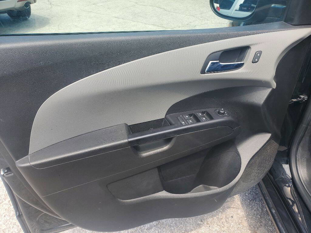 Used 2019 Chevrolet Sonic LT FWD image 9