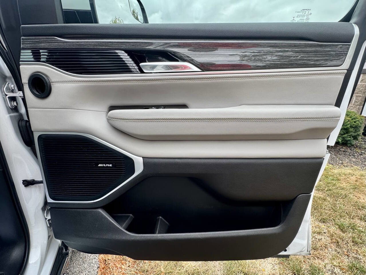 Used 2022 Jeep Wagoneer Series III image 40