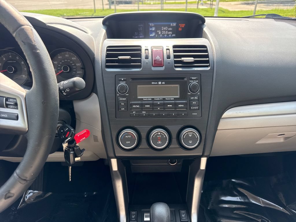 Used 2015 Subaru Forester 2.5i Limited AWD/4WD image 18