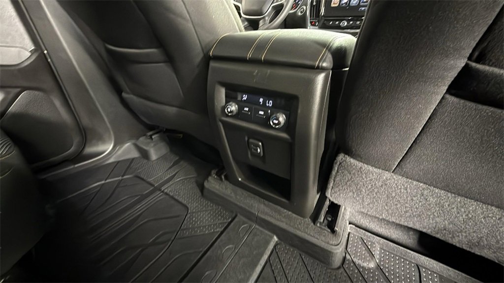 Used 2018 Chevrolet Traverse LT image 28