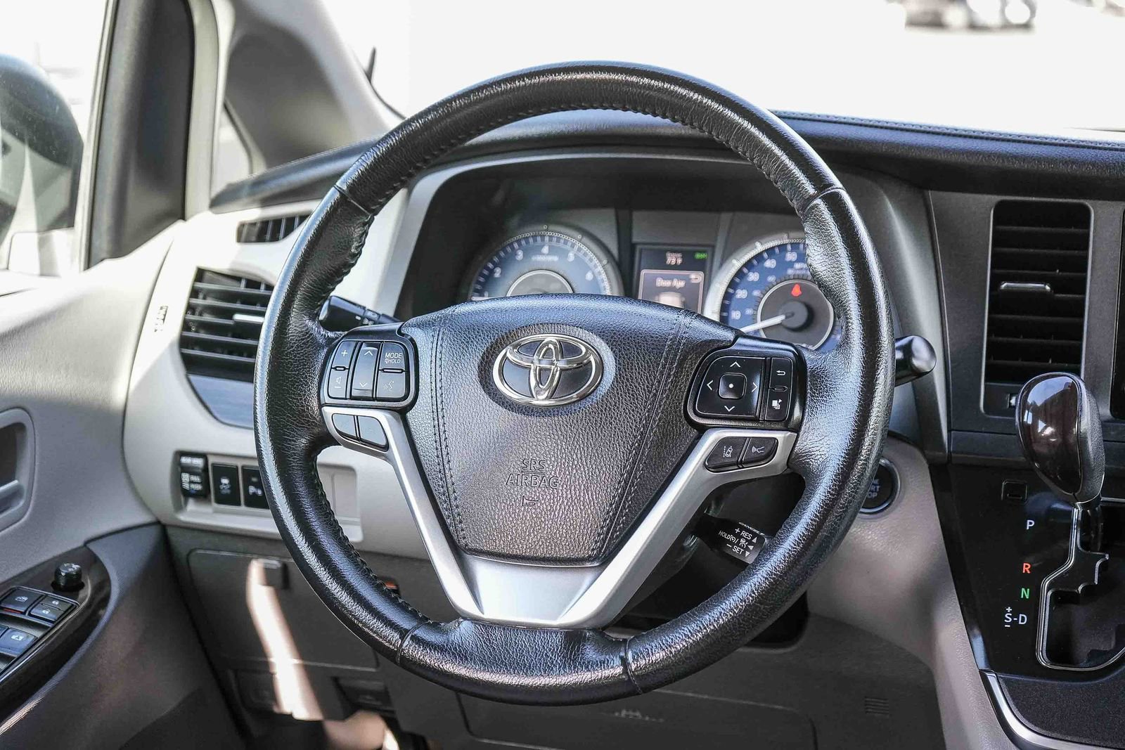 Certified 2019 Toyota Sienna XLE image 18