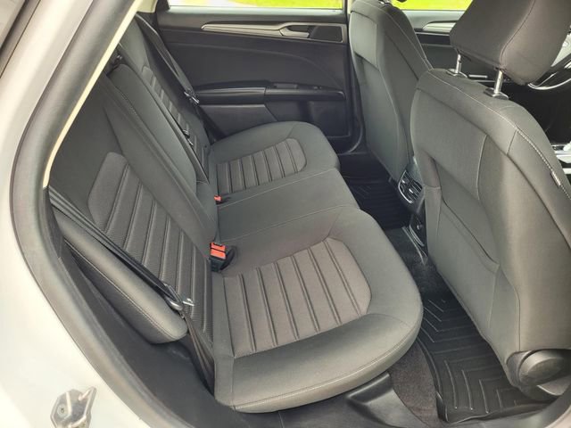 Used 2020 Ford Fusion SE FWD image 13