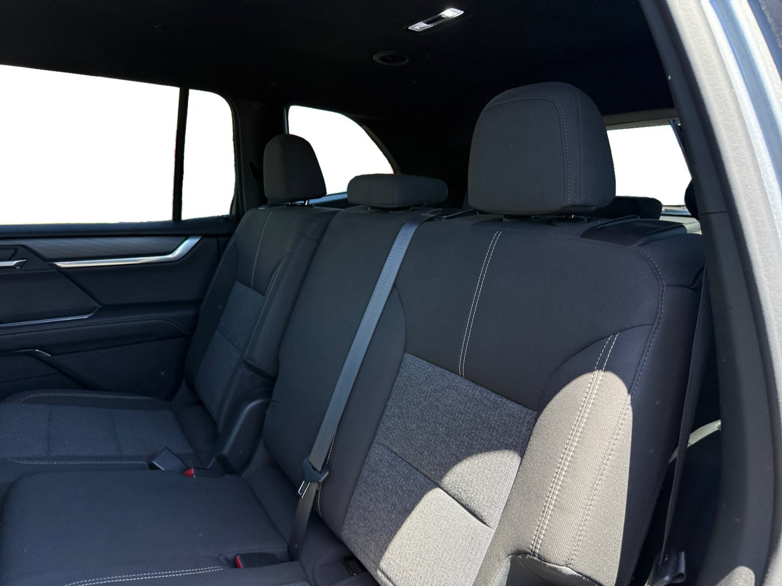 Used 2025 GMC Acadia Elevation FWD image 16