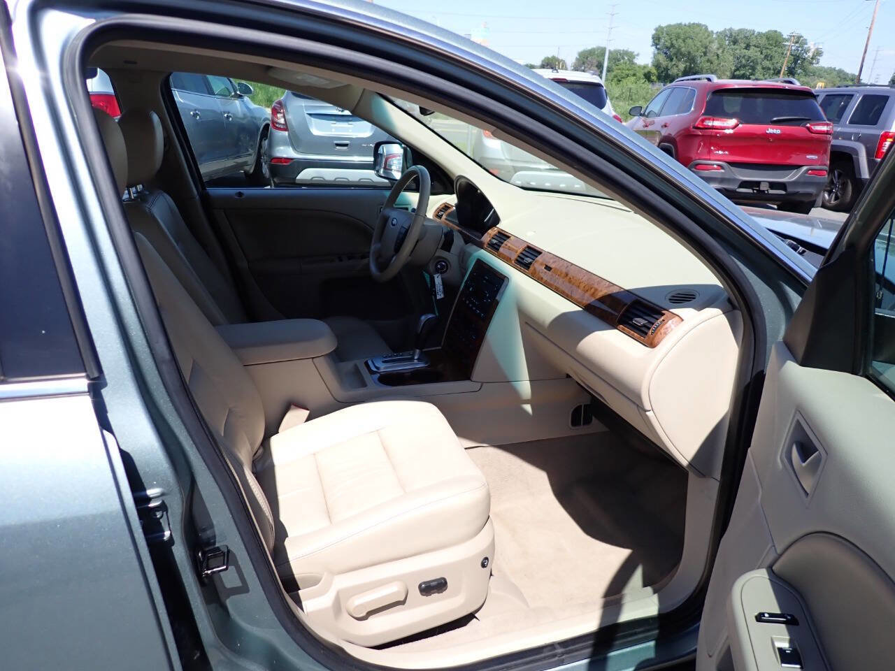 Used 2006 Ford Five Hundred SEL FWD image 9