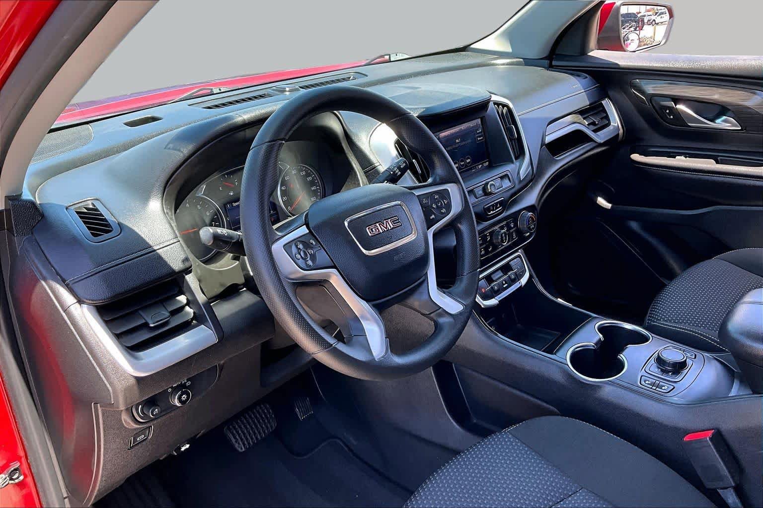 Used 2022 GMC Terrain SLE w/ Driver Convenience Package FWD image 16