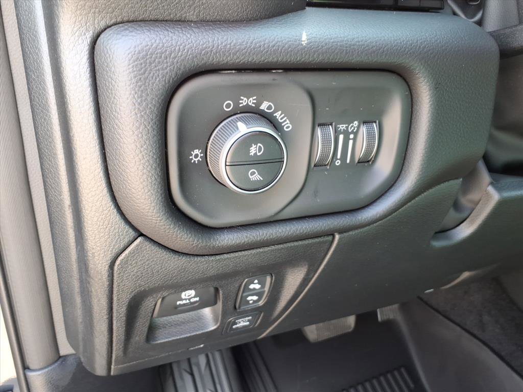 New 2026 RAM 1500 Laramie AWD/4WD image 24