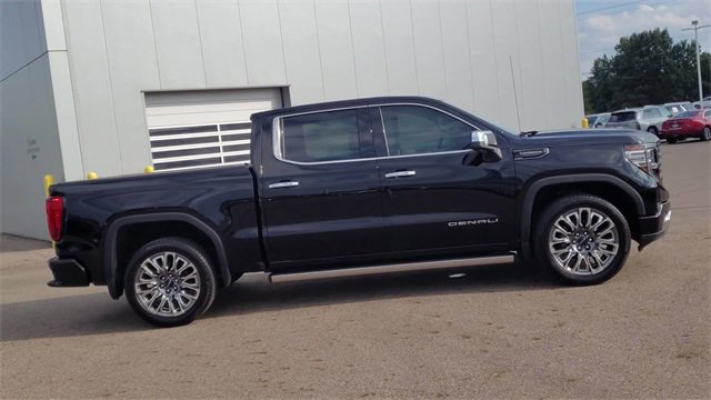 Used 2024 GMC Sierra 1500 Denali Ultimate image 9
