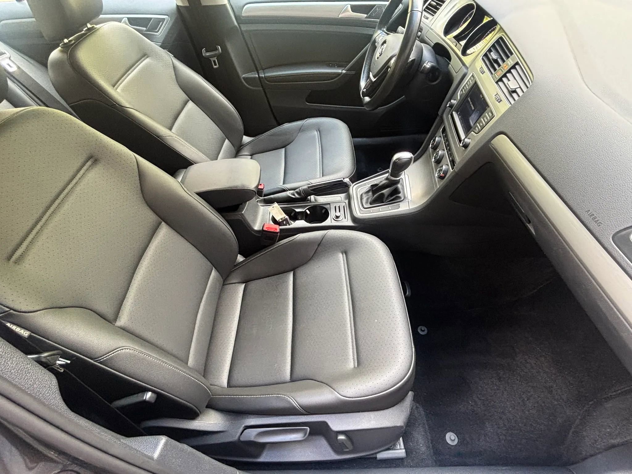 Used 2017 Volkswagen Golf S FWD image 20