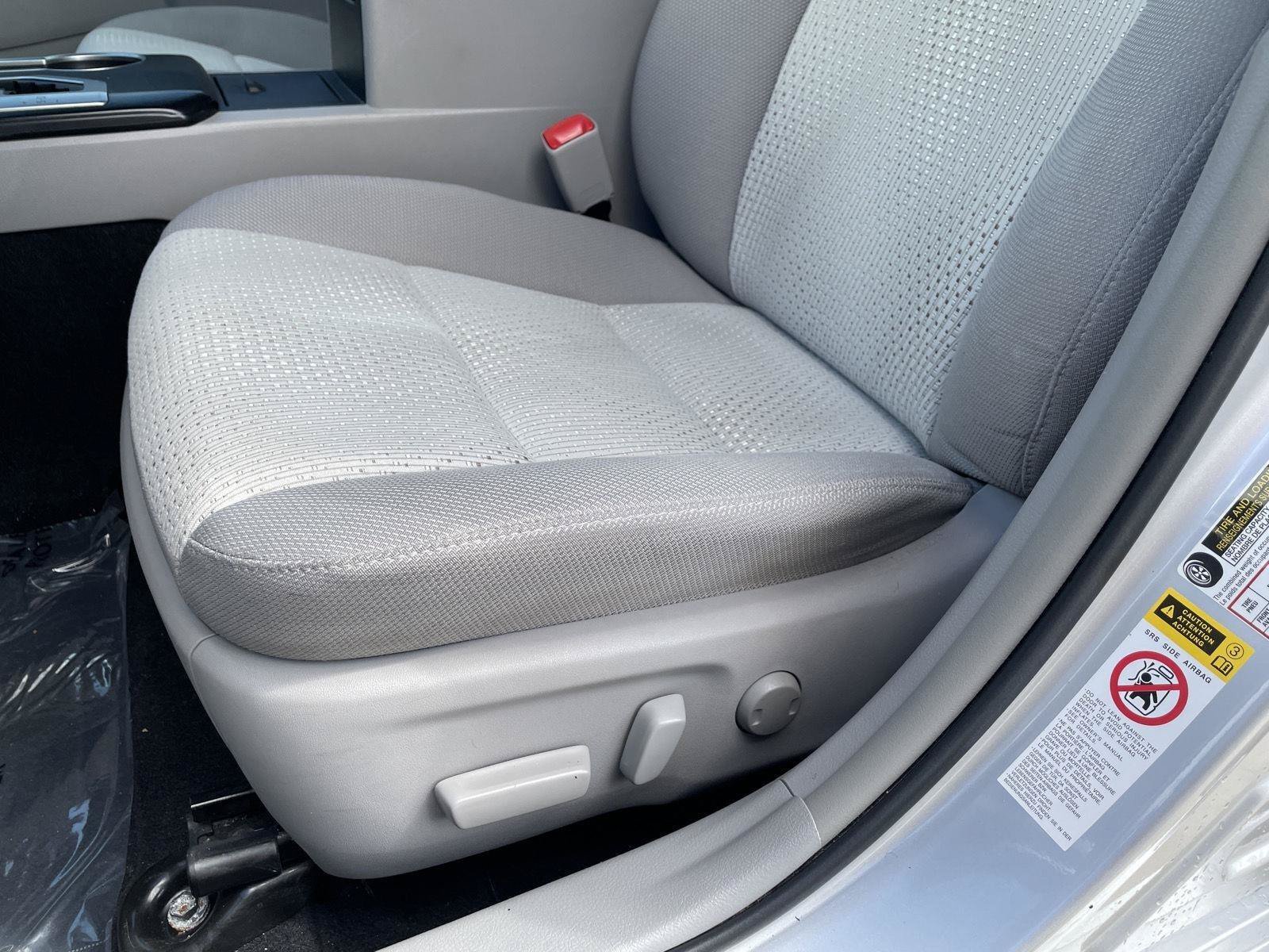 Used 2014 Toyota Camry LE FWD image 17