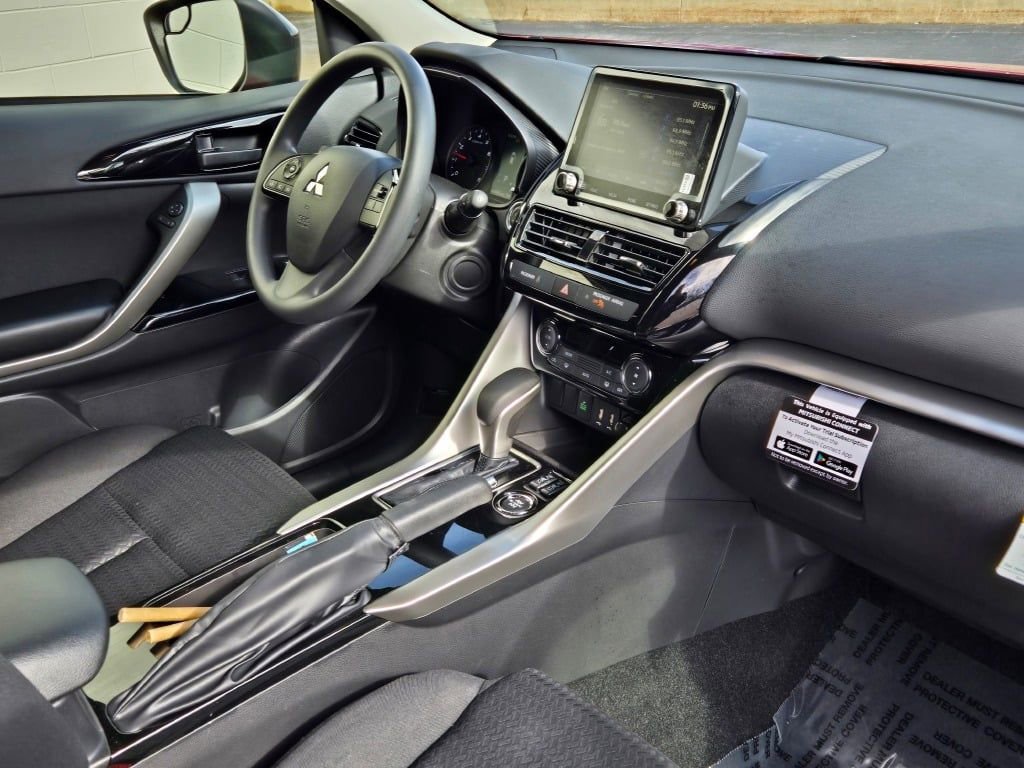 New 2025 Mitsubishi Eclipse Cross LE image 5