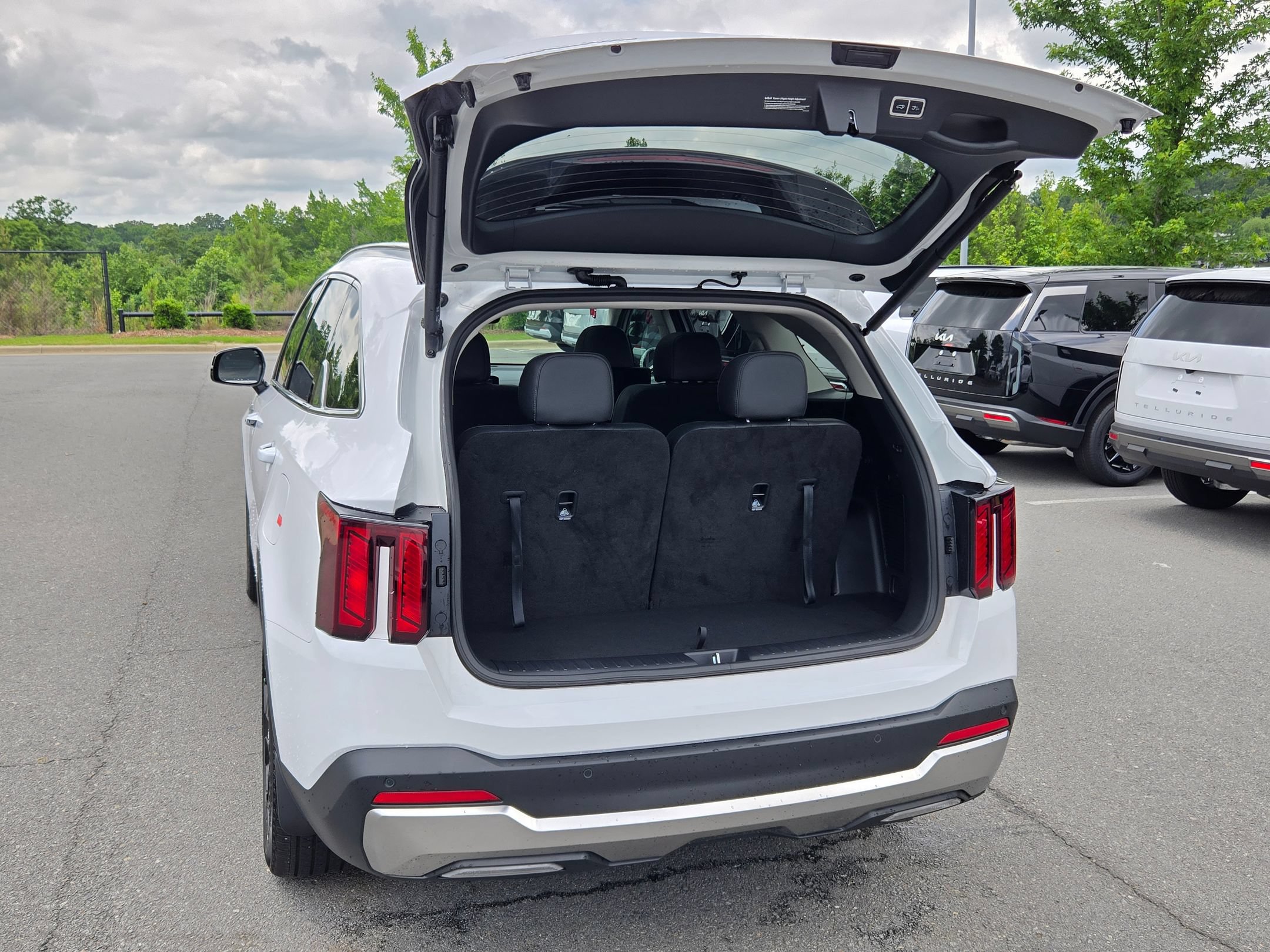 Used 2025 Kia Sorento EX w/ Panoramic Sunroof Package FWD image 18