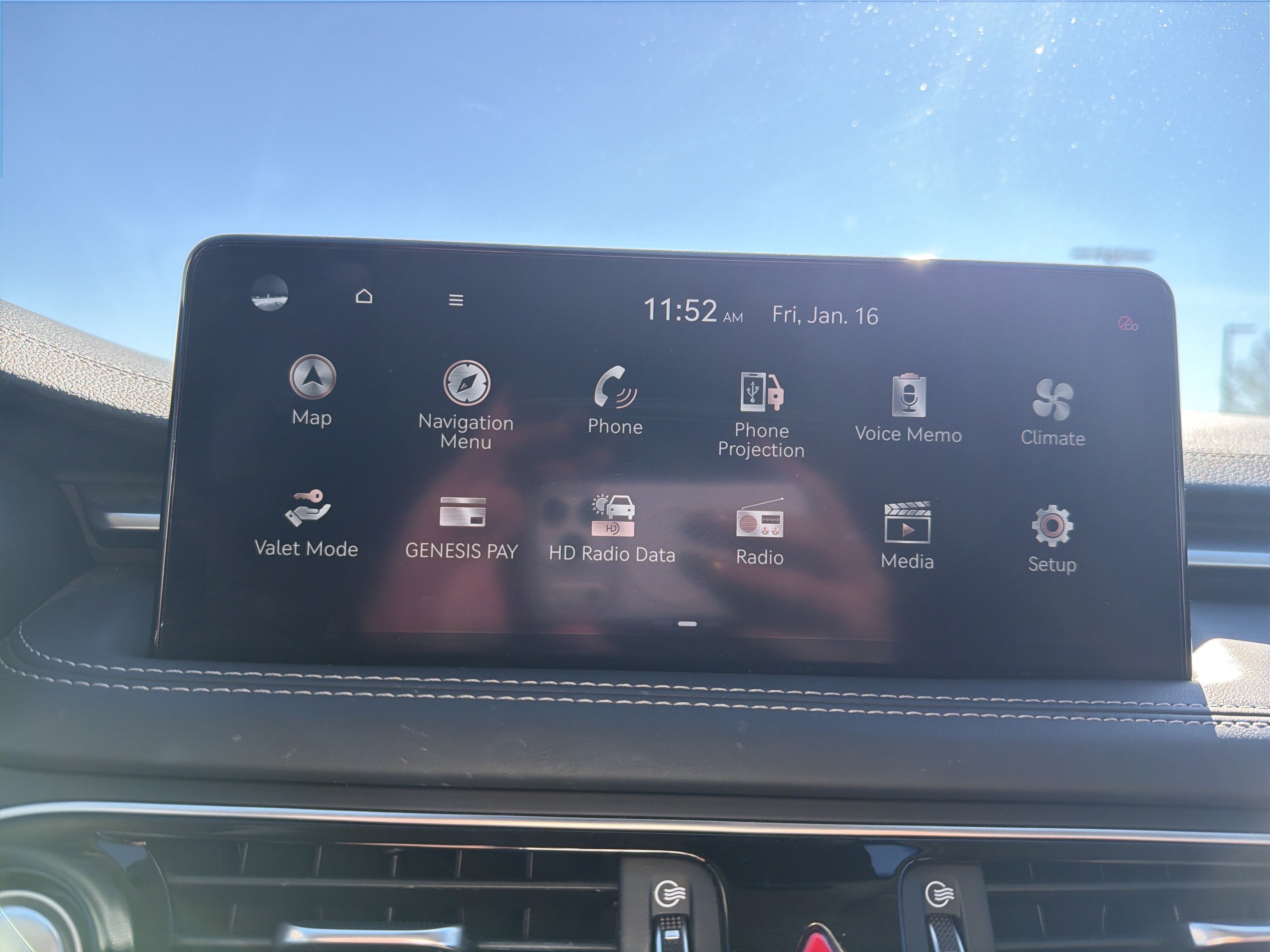 Used 2023 Genesis G70 2.0T image 23