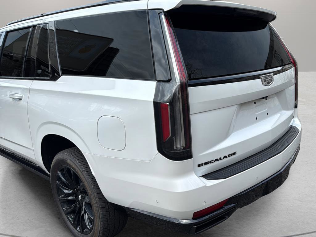 Certified 2024 Cadillac Escalade ESV Sport Platinum w/ LPO, ONYX Package AWD/4WD image 13