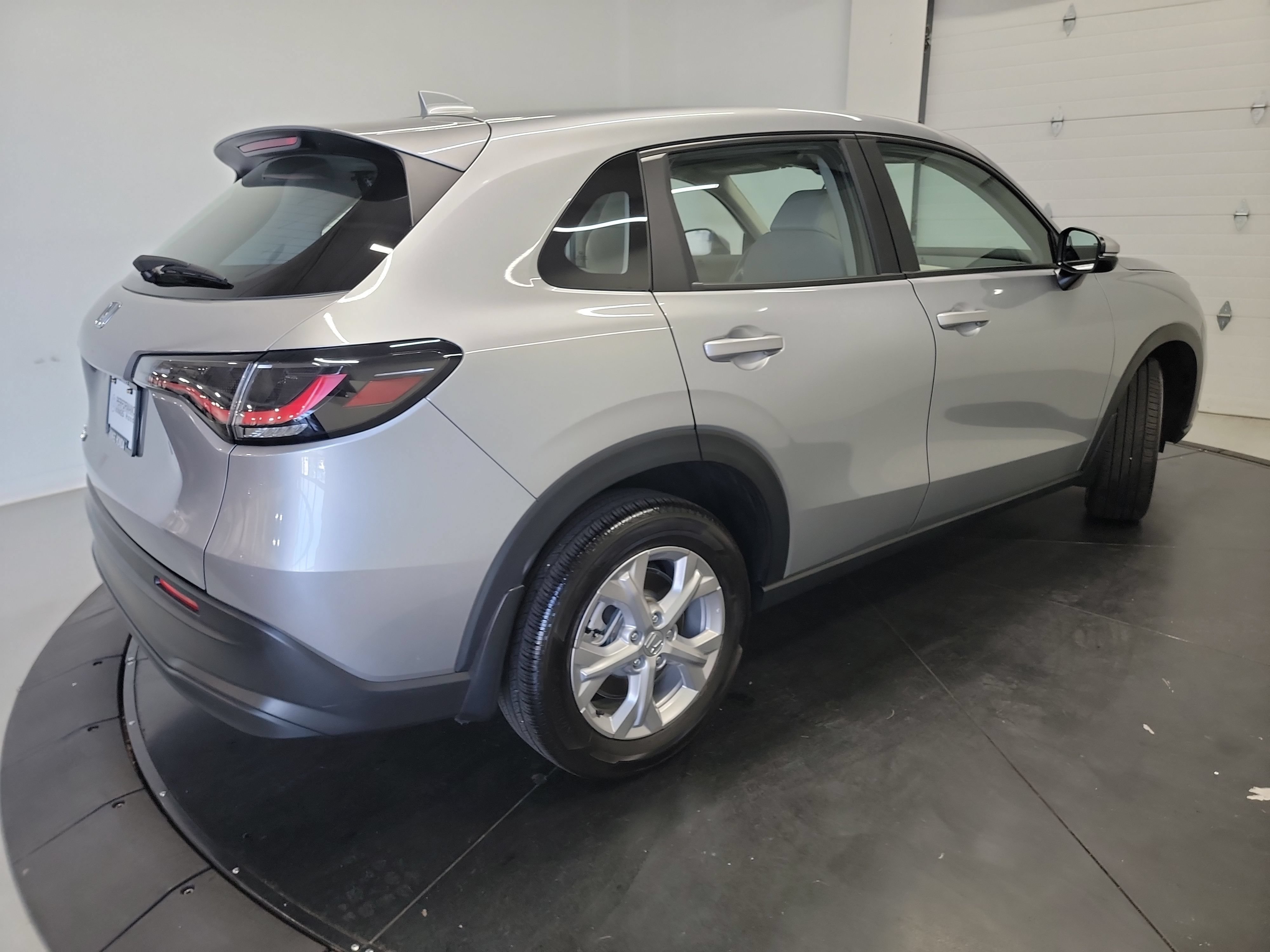 Used 2024 Honda HR-V LX image 9