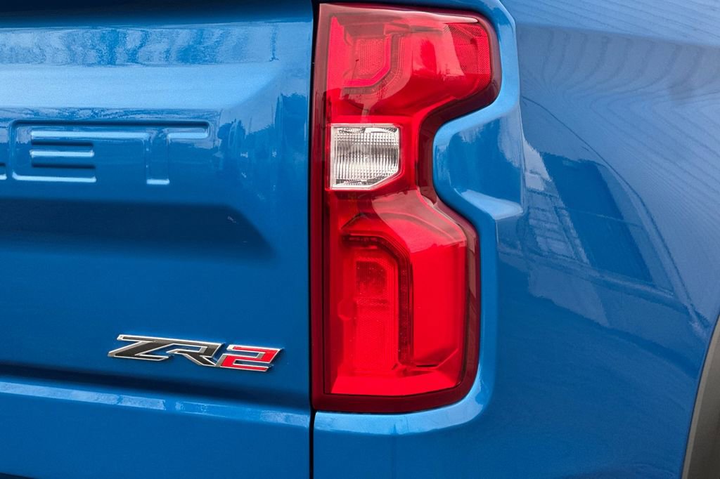 Used 2024 Chevrolet Silverado 1500 ZR2 w/ Technology Package image 27