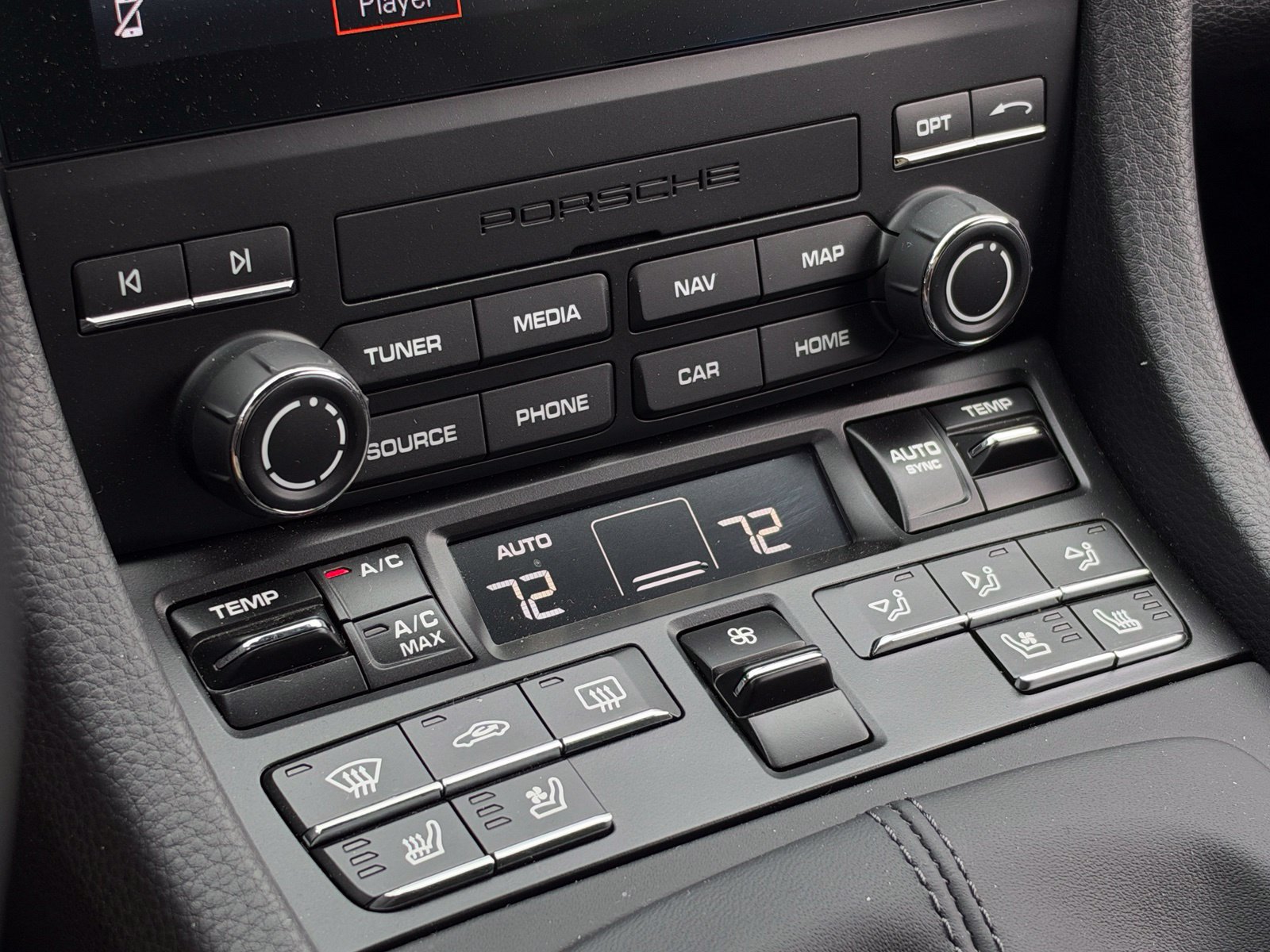 Certified 2025 Porsche 718 Cayman RWD image 25