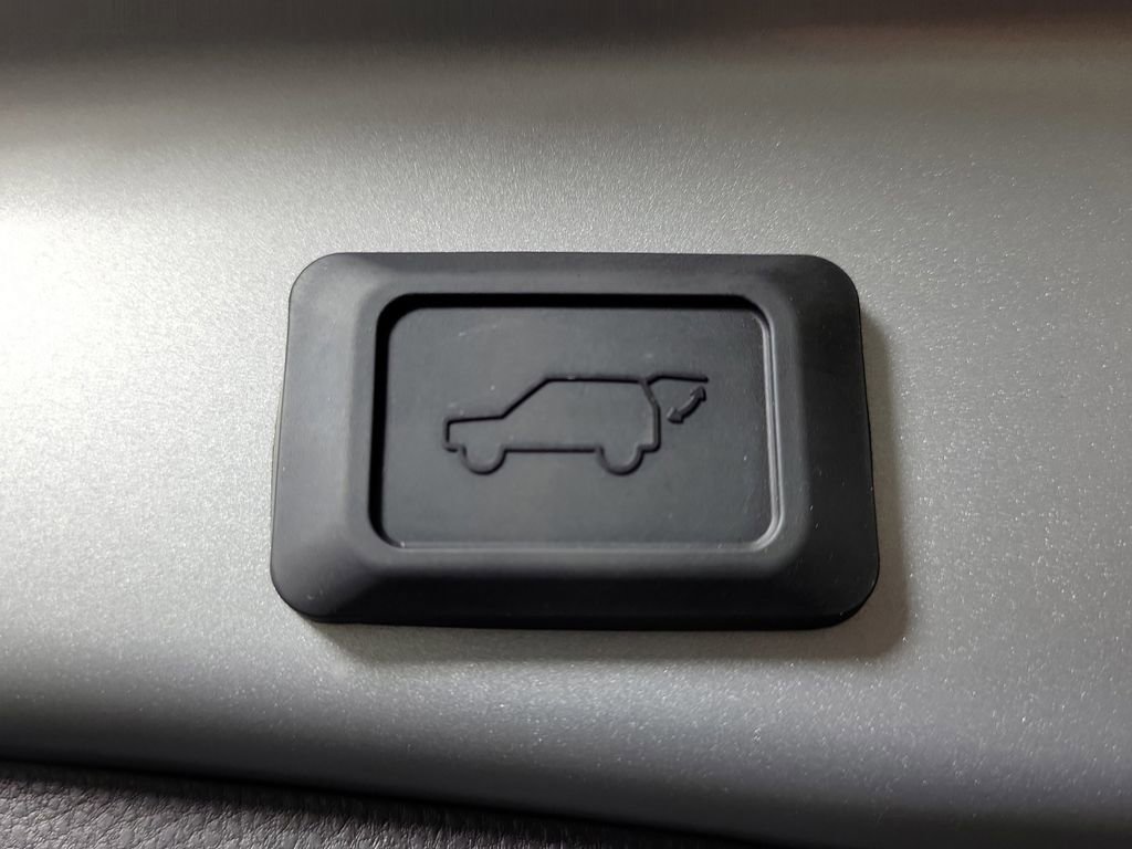 Used 2025 Toyota RAV4 XLE Premium w/ Weather Package AWD/4WD image 9