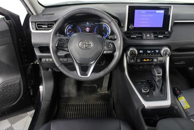 Used 2023 Toyota RAV4 XLE Premium image 12