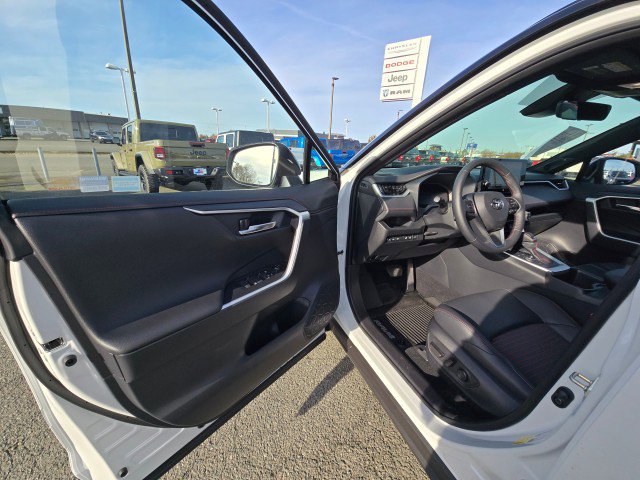Used 2025 Toyota RAV4 XSE image 22