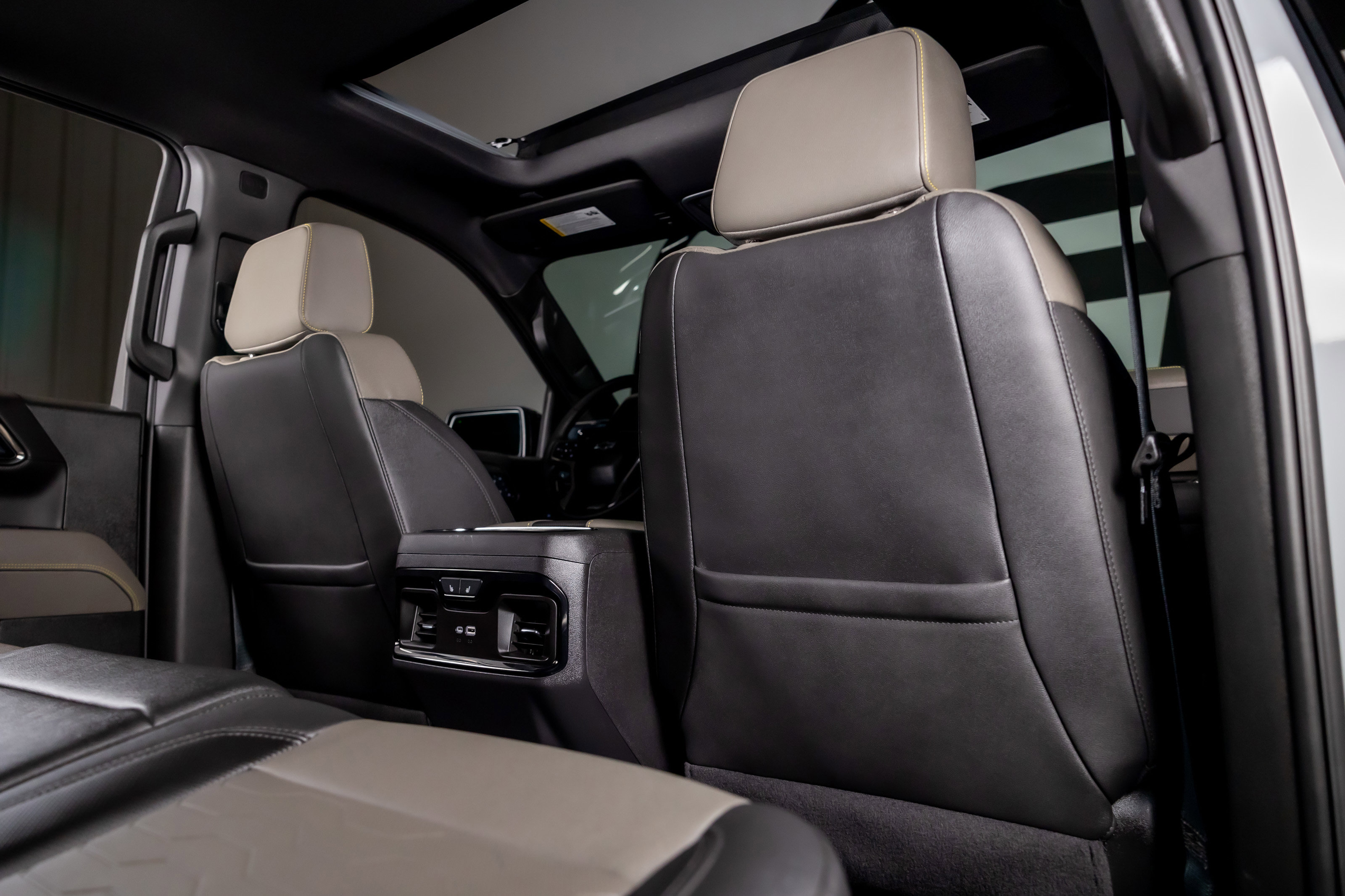 Used 2025 Chevrolet Silverado 1500 ZR2 w/ Technology Package image 31