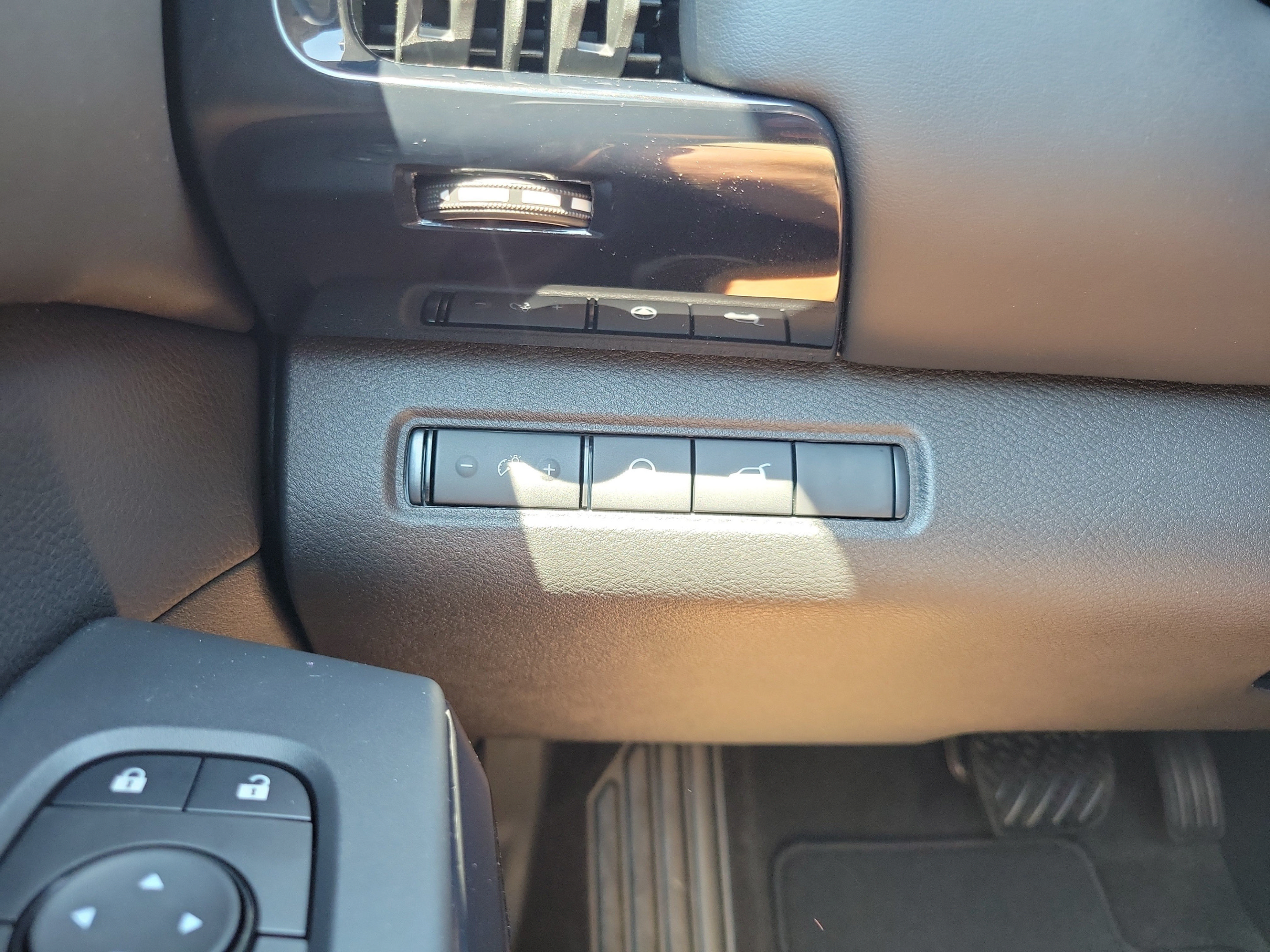 New 2026 Nissan Pathfinder SV w/ Cargo Package FWD image 19