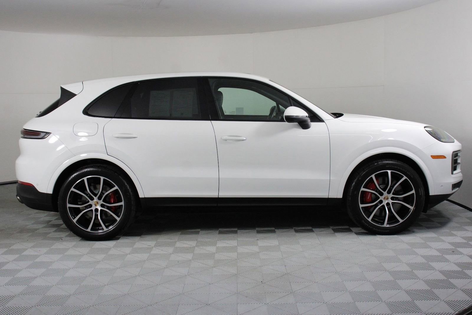 Certified 2025 Porsche Cayenne S image 8